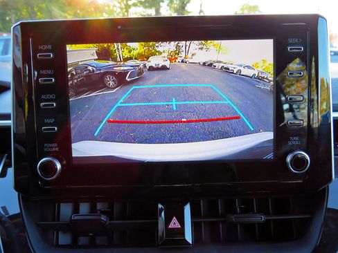 Used 2020 Toyota Corolla LE image 24