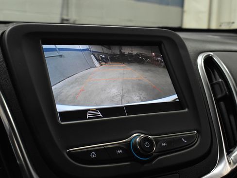 Used 2023 Chevrolet Equinox LT FWD image 18