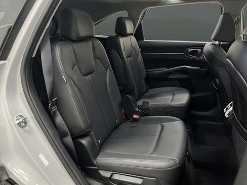 Used 2025 Kia Sorento X-Line EX image 32