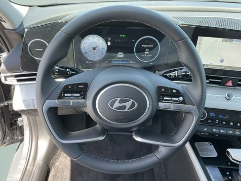 New 2026 Hyundai Elantra Limited FWD image 40