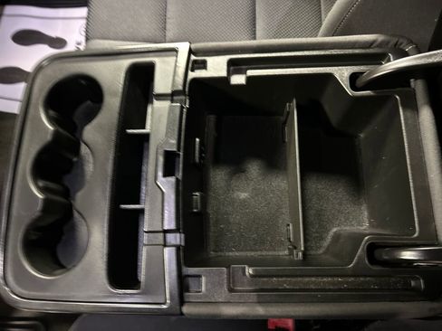 Used 2018 Chevrolet Silverado 1500 LT image 19