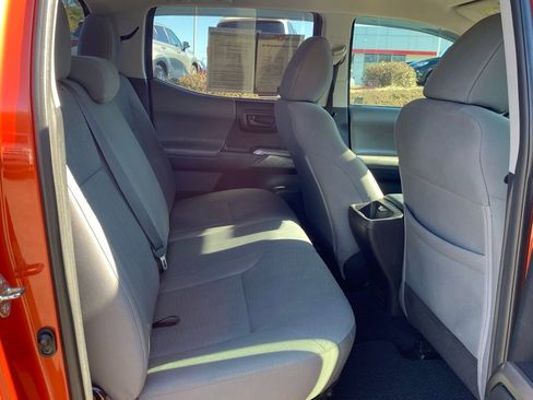 Used 2016 Toyota Tacoma SR image 17