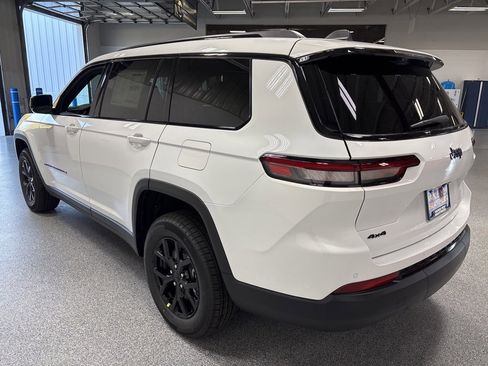 New 2025 Jeep Grand Cherokee L Altitude image 5