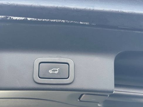 Used 2020 Jaguar F-PACE Prestige image 31