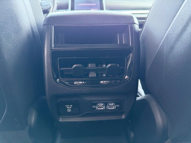 Used 2023 Jeep Grand Cherokee Altitude AWD/4WD image 14