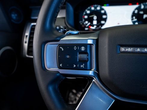 Used 2024 Land Rover Discovery Dynamic SE image 41