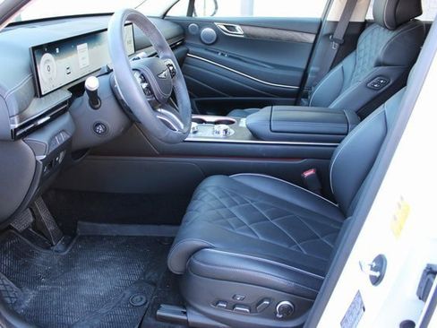 Used 2025 Genesis GV80 3.5T Prestige image 16