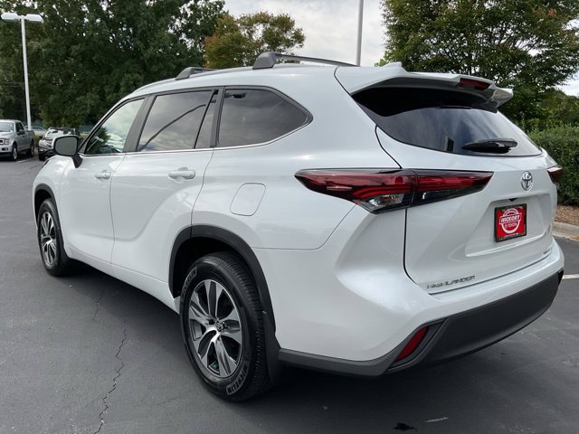 Used 2026 Toyota Highlander XLE AWD/4WD image 11