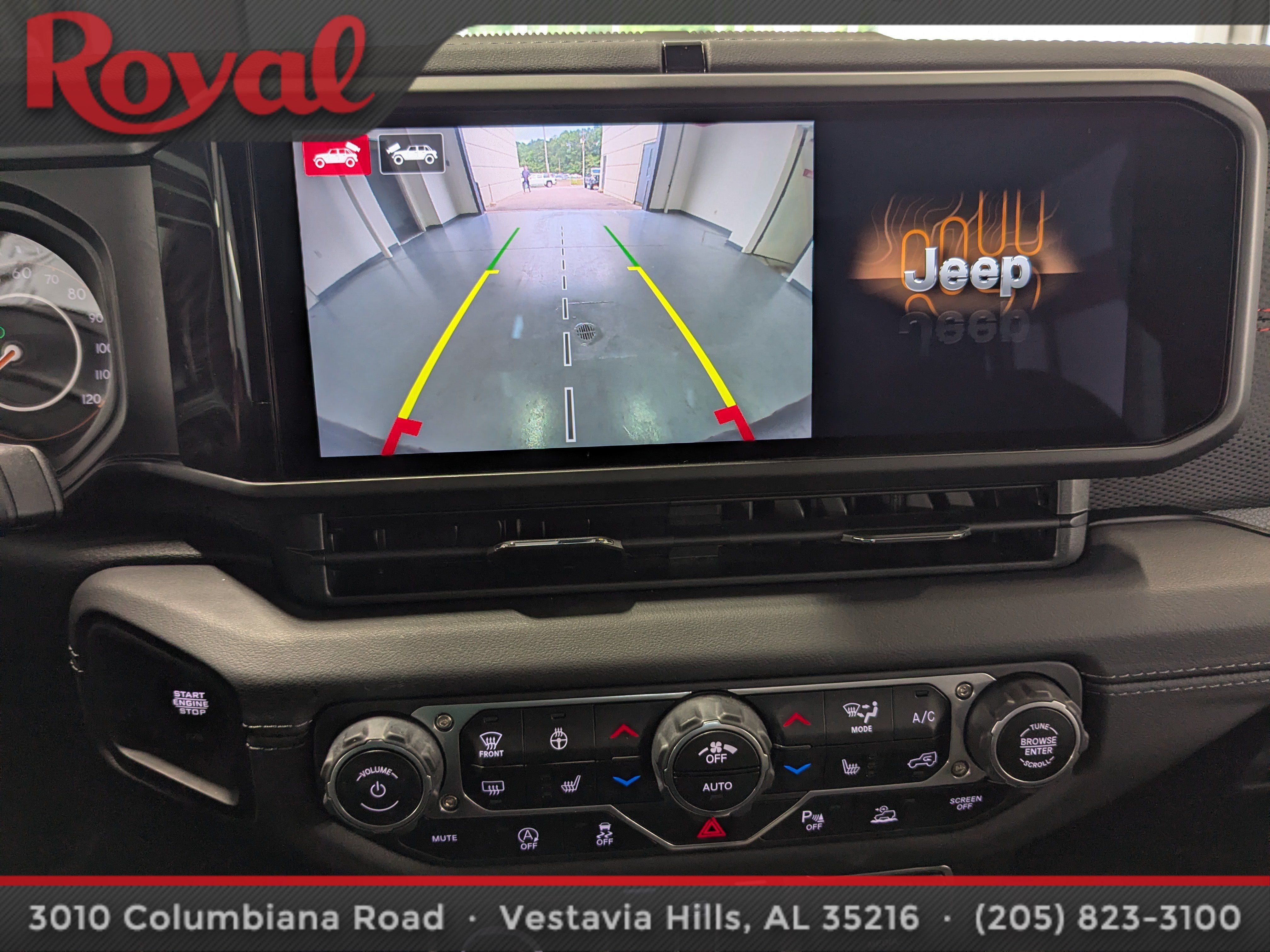 Used 2024 Jeep Wrangler Unlimited Rubicon AWD/4WD image 23