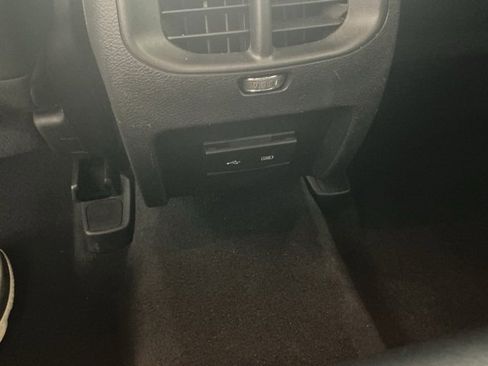 Used 2020 Jeep Cherokee Latitude Plus image 33