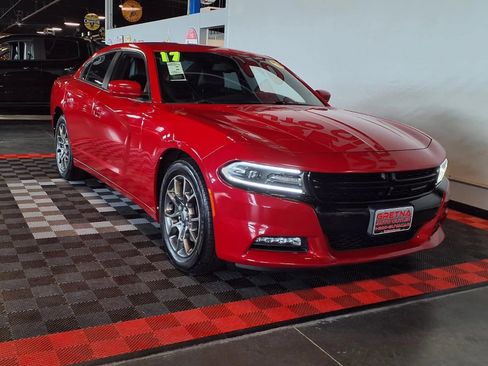 Used 2017 Dodge Charger SXT w/ AWD Plus Group image 2