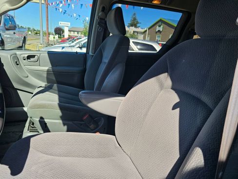 Used 2005 Dodge Grand Caravan SXT w/ Premium Group FWD image 24