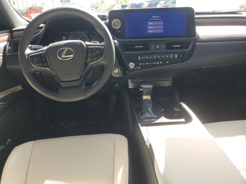 Used 2023 Lexus ES 300h w/ Premium Package image 12