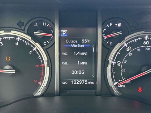 Used 2022 Toyota 4Runner TRD Off-Road Premium w/ Moonroof Package AWD/4WD image 15