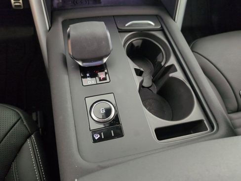 Certified 2025 Land Rover Discovery Dynamic SE image 25