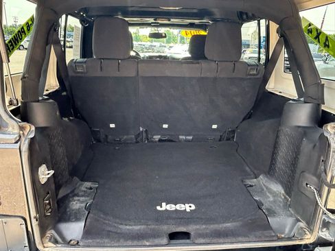 Used 2014 Jeep Wrangler Unlimited Sport w/ Quick Order Package 24S AWD/4WD image 17