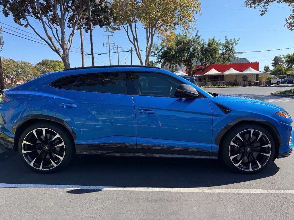 Used 2020 Lamborghini Urus AWD/4WD image 7