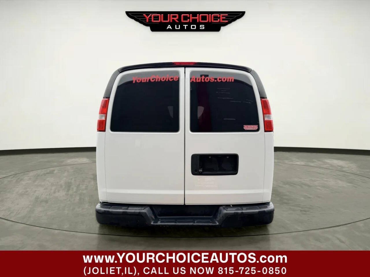 Used 2018 Chevrolet Express 2500 RWD image 4