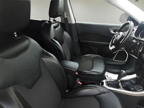 Used 2018 Jeep Compass Latitude w/ Popular Equipment Group AWD/4WD image 30