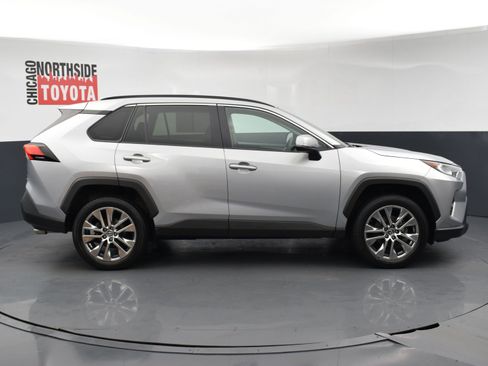 Used 2020 Toyota RAV4 XLE Premium AWD/4WD image 5