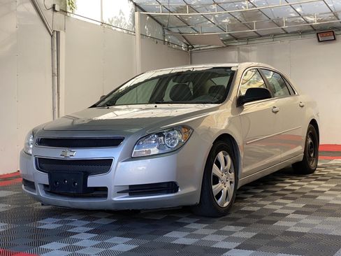 Used 2012 Chevrolet Malibu LS w/ LS Uplevel Package FWD image 3