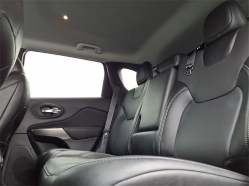 Certified 2022 Jeep Cherokee Latitude Lux image 17