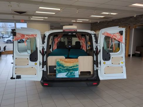 Used 2021 Ford Transit Connect XL image 5