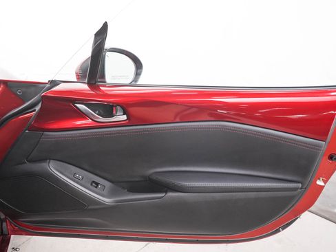 Used 2019 MAZDA MX-5 Miata Grand Touring RWD image 9