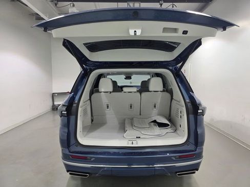 New 2026 Buick Enclave Avenir w/ Super Cruise Package AWD/4WD image 8