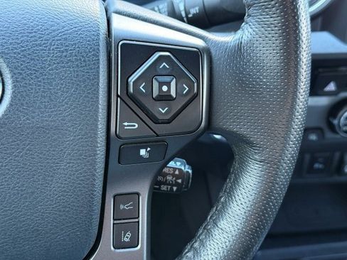 Used 2018 Toyota Tacoma TRD Off-Road image 31