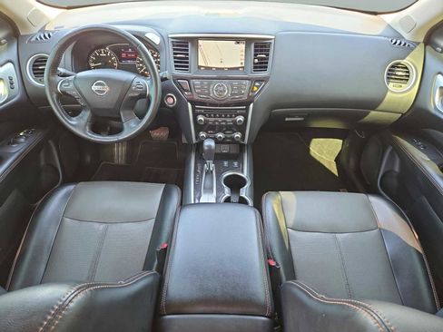 Used 2020 Nissan Pathfinder SL FWD image 19