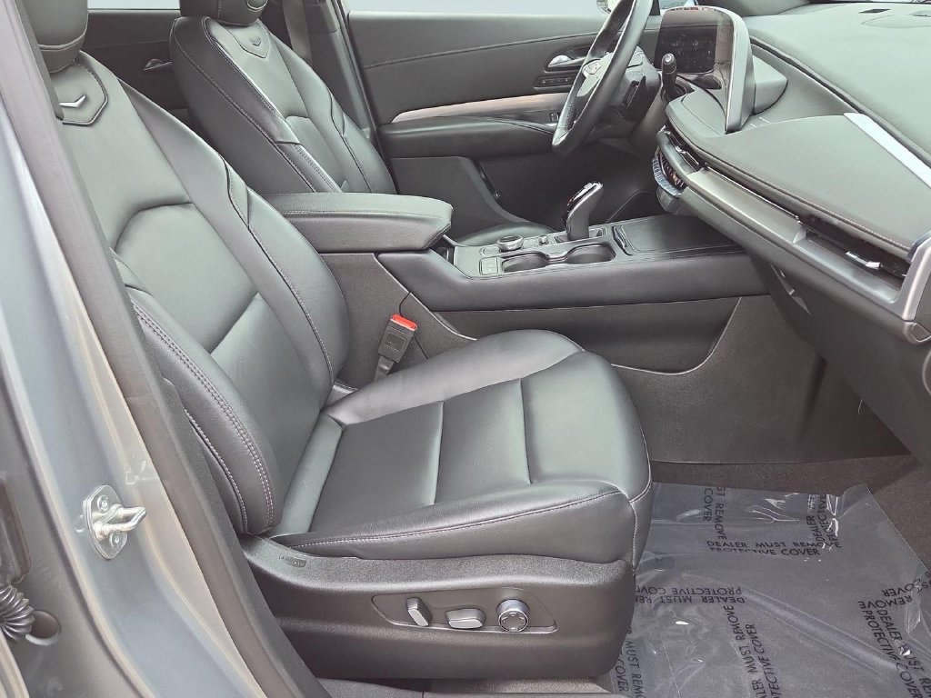 Used 2025 Cadillac XT4 Premium Luxury AWD/4WD image 31