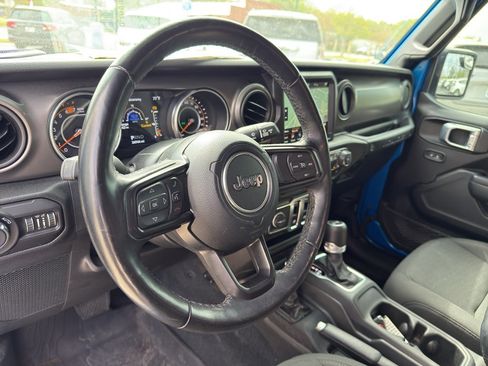 Used 2022 Jeep Wrangler Willys image 32