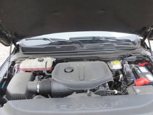 Used 2025 RAM 1500 Big Horn AWD/4WD image 39