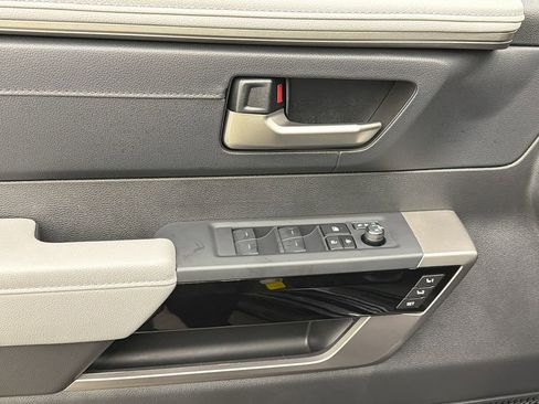 Used 2025 Toyota Tundra Limited image 30