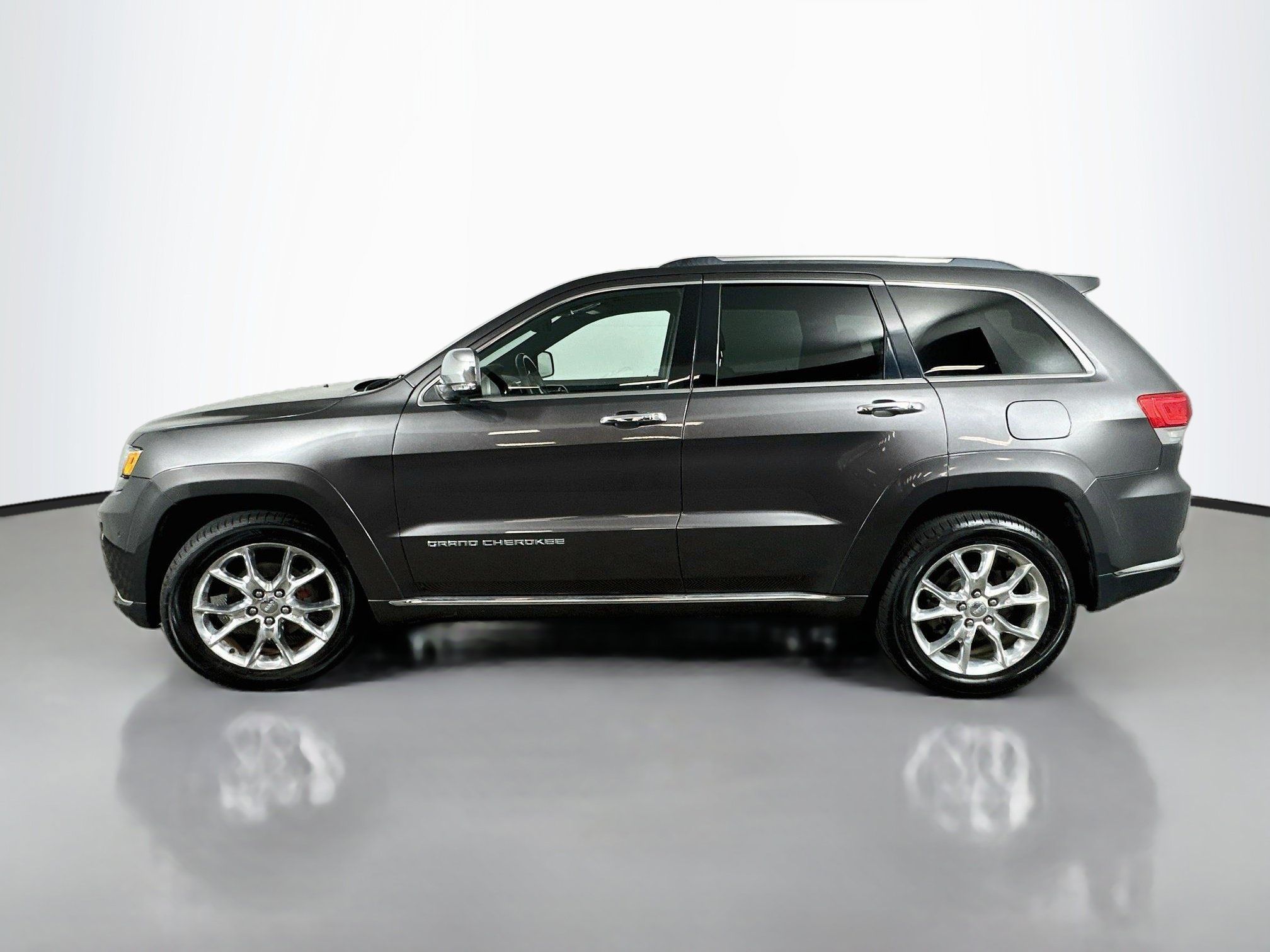 Used 2014 Jeep Grand Cherokee Summit AWD/4WD image 4