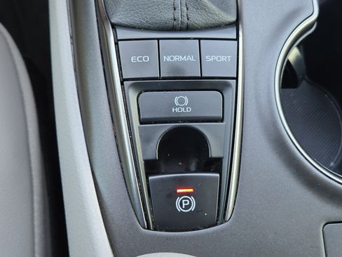 Used 2021 Toyota Camry XSE FWD image 29
