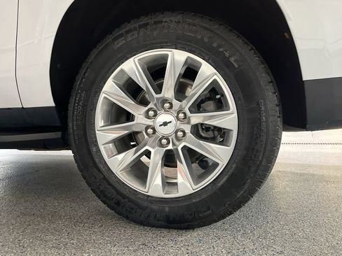 Used 2023 Chevrolet Suburban Premier image 38