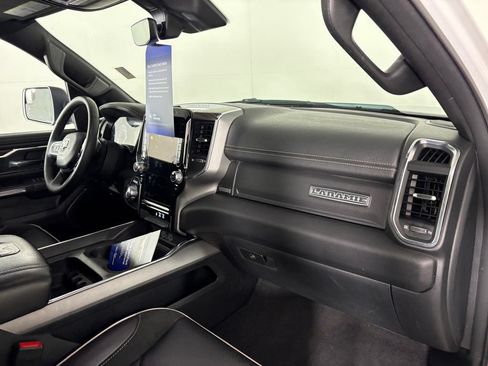 Used 2025 RAM 1500 Laramie AWD/4WD image 36