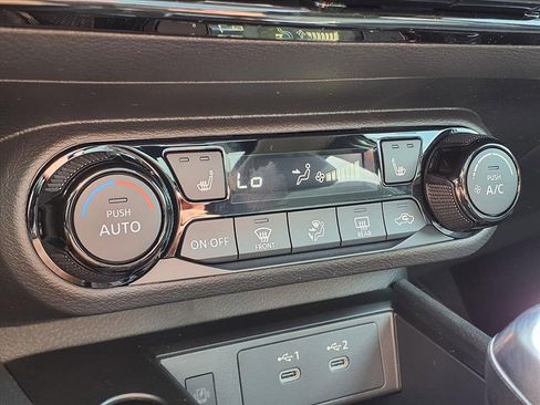 New 2025 Nissan Versa SV w/ Trunk Package image 19