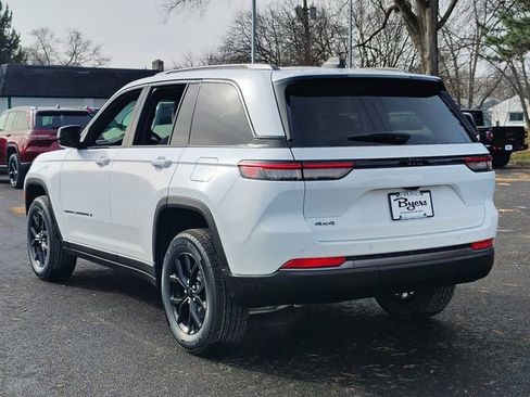 New 2026 Jeep Grand Cherokee Altitude AWD/4WD image 4