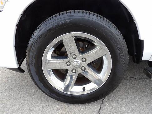 Used 2018 RAM 1500 Express AWD/4WD image 9