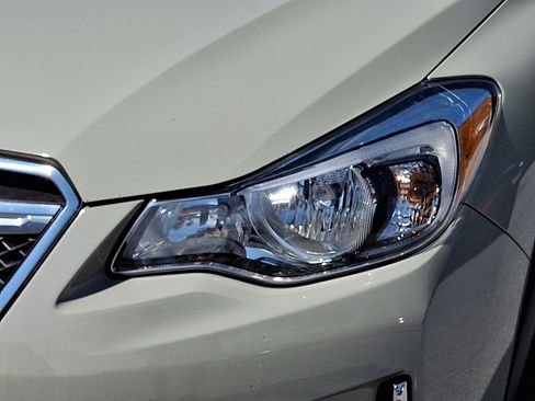 Used 2017 Subaru Crosstrek 2.0i Premium image 9