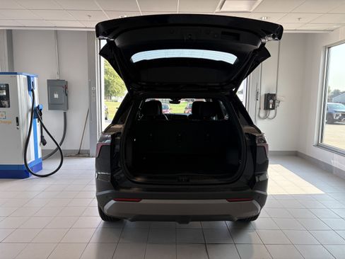 New 2026 Chevrolet Equinox LT w/ Convenience Package II image 5