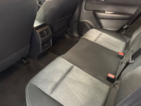 Used 2025 Nissan Rogue SV FWD image 5