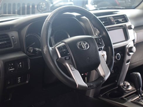 Used 2016 Toyota 4Runner SR5 Premium AWD/4WD image 19