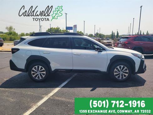 Used 2025 Subaru Outback Premium AWD/4WD image 4