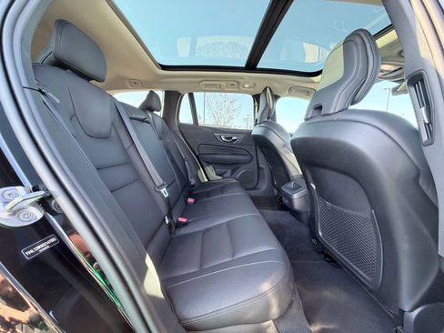 Used 2025 Volvo V60 B5 Cross Country Plus image 24