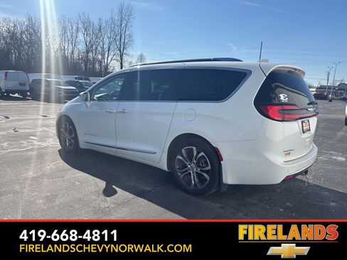 Used 2022 Chrysler Pacifica Pinnacle image 6