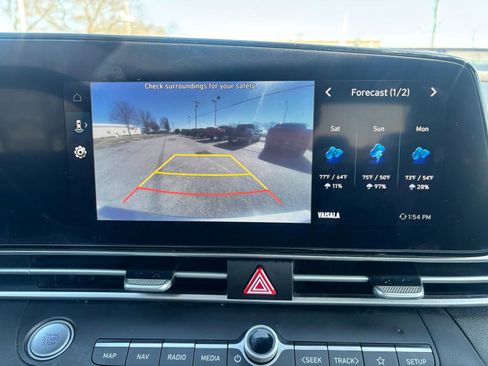 Used 2023 Hyundai Elantra SEL w/ Convenience Package image 18